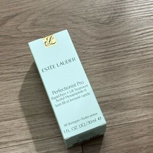 Perfectionist Pro
Rapid Firm + Lift Serum with Hexapeptides 8 + 9